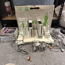 Listing image for Massive Nintendo Wii Game and Accessories Joblot / Bundle *READ Description*